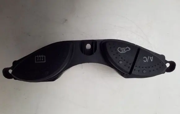 Ford Focus Windscreen/window heater switch YS4T19A945BA