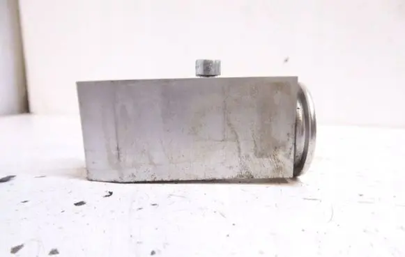 Nissan Qashqai+2 Air conditioning (A/C) expansion valve 
