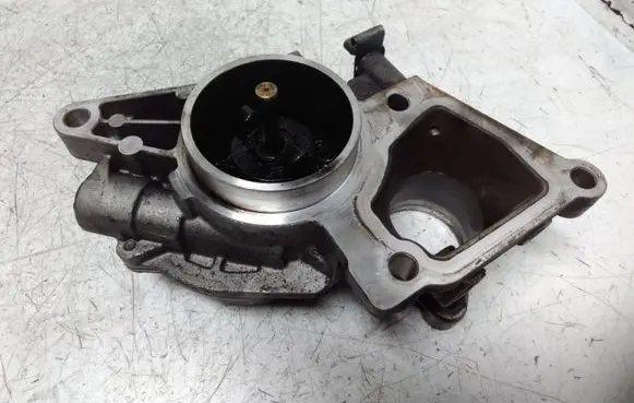 Jaguar X-Type Vacuum pump