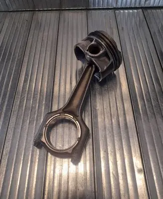 BMW X2 F39 Piston with connecting rod 8678931 9494399 8623418