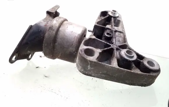 Volkswagen Transporter - Caravelle T5 Engine mount bracket 7H0199207C