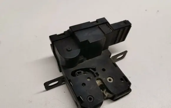Peugeot 207 Tailgate/trunk/boot lock/catch/latch 9664379380