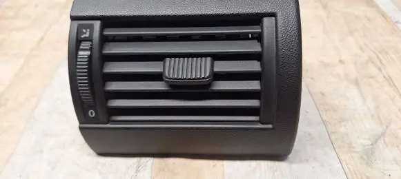 Volkswagen Fox Dashboard side air vent grill/cover trim 5Z0819704