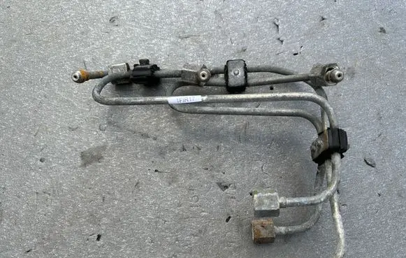 Nissan Patrol Y60 Fuel line pipe 16681V7210