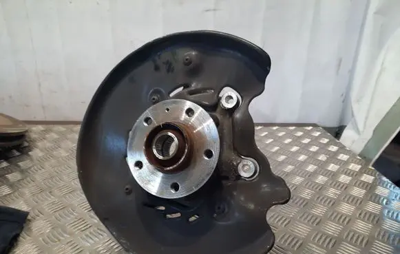 Audi A8 S8 D4 4H Rear wheel hub 4H0505432D