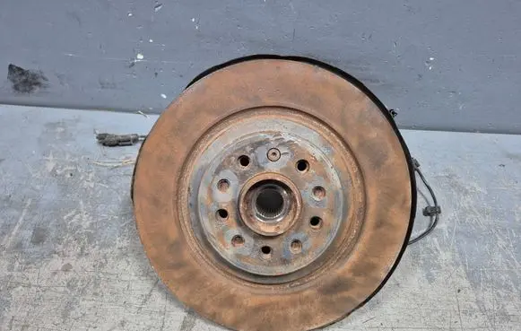 Jeep Cherokee Rear wheel hub spindle/knuckle 