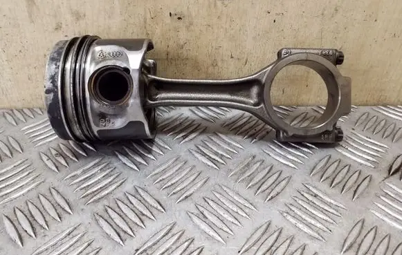 Piston with connecting rod