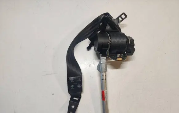 Volvo V70 Rear seatbelt 39821977
