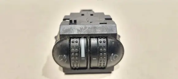 Volkswagen PASSAT B5.5 Headlight level height control switch 3b0941333c