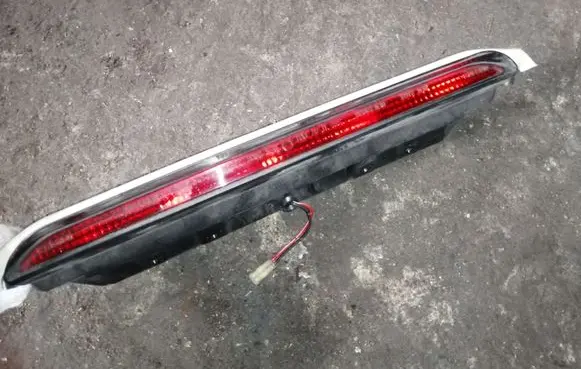 Subaru Outback Third/center stoplight