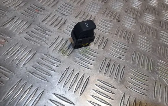 Audi A3 S3 8V Tailgate/boot open switch button 8V0959831