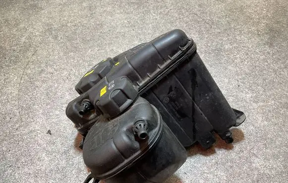 BMW 5 G30 G31 G38 Coolant expansion tank/reservoir 9487210 17980710