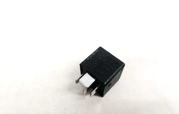 BMW 5 E60 E61 Other relay 61366901469 v23136-j6-x48