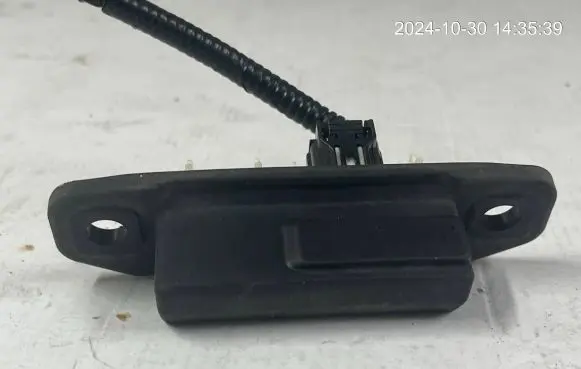 Tailgate opening switch