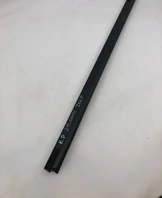 Jeep Compass Rubber seal front door window/glass F31247822