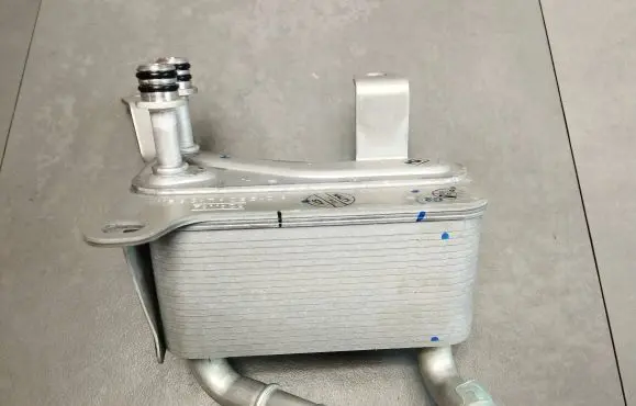 Engine oil radiator