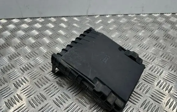 Skoda Octavia Mk2 (1Z) Fuse box cover 1K0937132 1K0937132F 1K0937132G