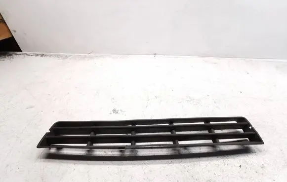 Volkswagen Golf IV Front bumper lower grill 1j0853677d