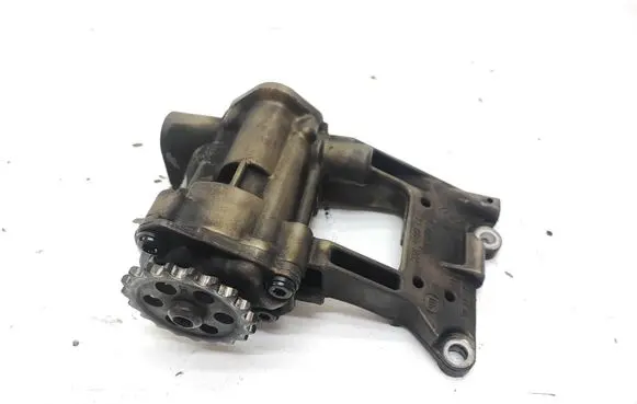 BMW X5 E53 Oil pump 7789838