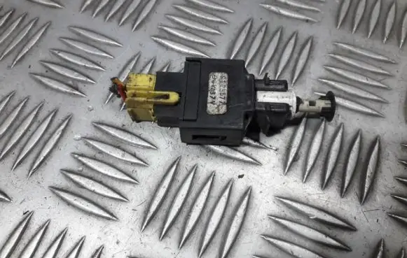 Volvo S40, V40 Brake pedal sensor switch 9128577