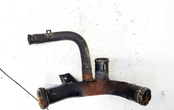 KIA Carens I Engine coolant pipe/hose