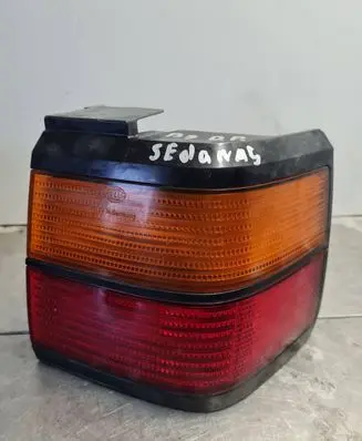 Volkswagen PASSAT B3 Tail light bulb cover holder 357945258