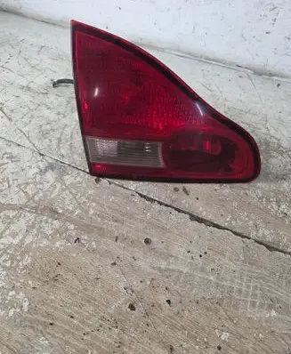 Toyota Avensis Verso Tailgate rear/tail lights