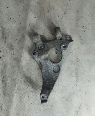 Citroen C4 Cactus A/C compressor mount bracket 9672950980 6566022