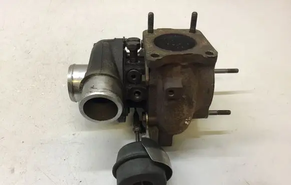 KIA Carnival Turbo 53049700084 282004X410