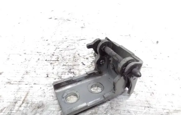 Peugeot 308 SW Front door upper hinge