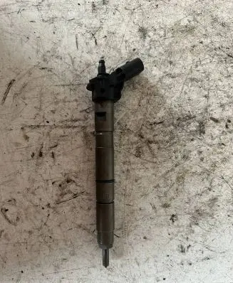 Audi A6 S6 C6 4F Fuel injector 059130277S
