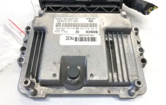 Hyundai Tucson JM Engine control unit/module ECU 3911327295