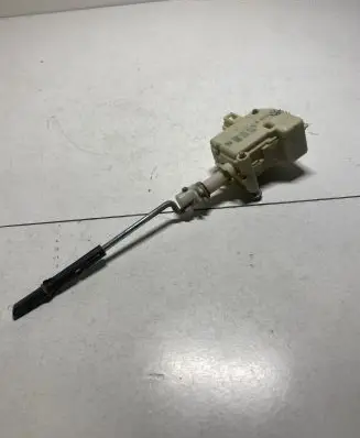 Volkswagen PASSAT B5 Central locking motor 3B0810773A 3B0959782 7546032906