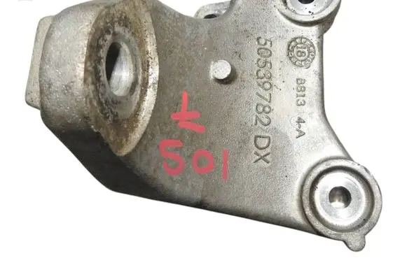 Alfa Romeo Giulia Engine mounting bracket 50539782DX 8813