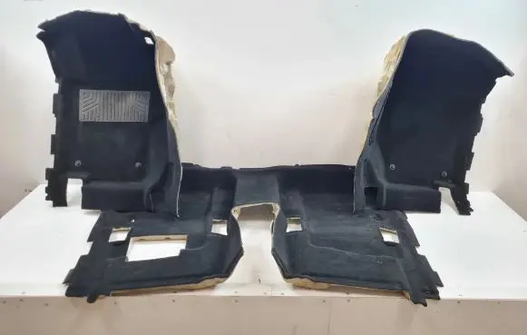 Mercedes-Benz GL X164 Interior carpet A1646803641 A1646803140 A1646803240
