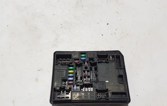 Renault Megane E-Tech Fuse module 284B77289R