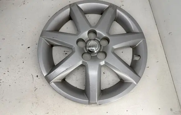 Toyota Prius (XW20) R16 wheel hub/cap/trim 
