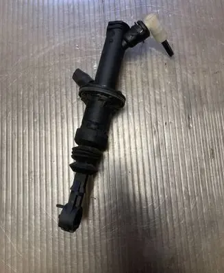 Clutch slave cylinder