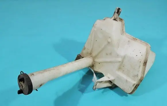 Windshield washer fluid reservoir/tank