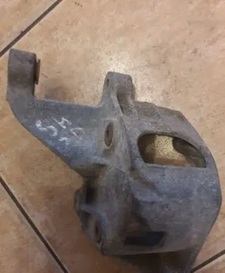 Volkswagen PASSAT B3 Engine mounting bracket 028145523D