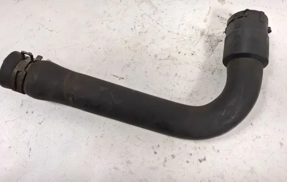 Volkswagen PASSAT B5 Engine coolant pipe/hose 8D0121101K