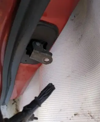 Nissan Qashqai Front door check strap stopper 