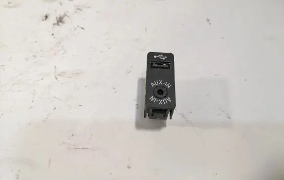 BMW 3 GT F34 AUX in-socket connector 169593 84109229246