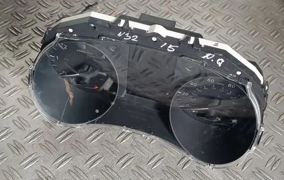 Nissan Qashqai Speedometer (instrument cluster) 4EA3APOJP 4EA3CREFL