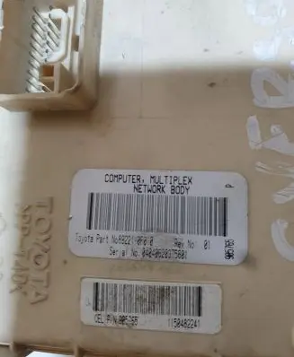 Toyota Corolla Verso E121 Fuse module 905765 89220F010