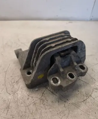 Volkswagen Crafter Engine mount bracket 2N0199262B