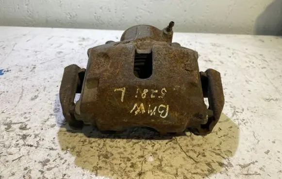 BMW 5 E39 Front brake caliper