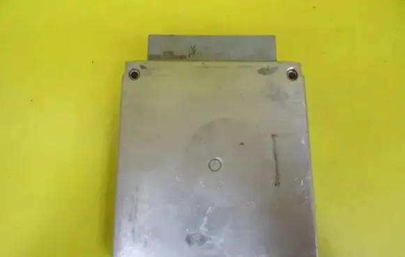 Ford Escort Engine control unit/module 88FB-12A650-AC 88FB12A650AC