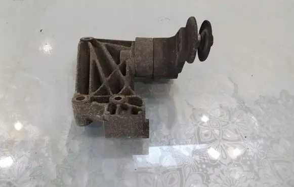 Opel Astra G Engine mounting bracket