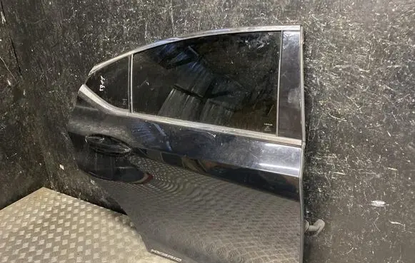 Lexus ES VII XZ10 Rear door 